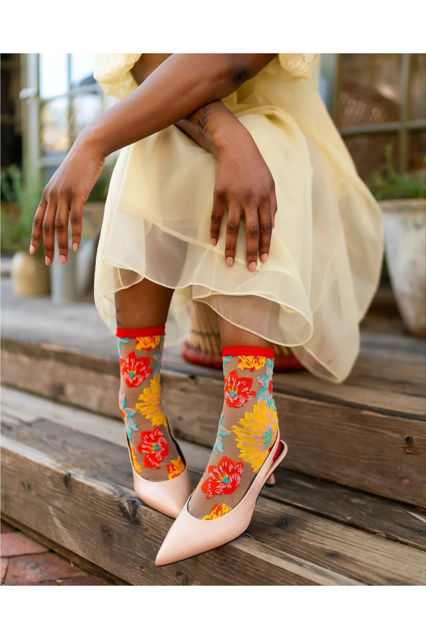 Flower Power Sheer Crew Fashion Socks