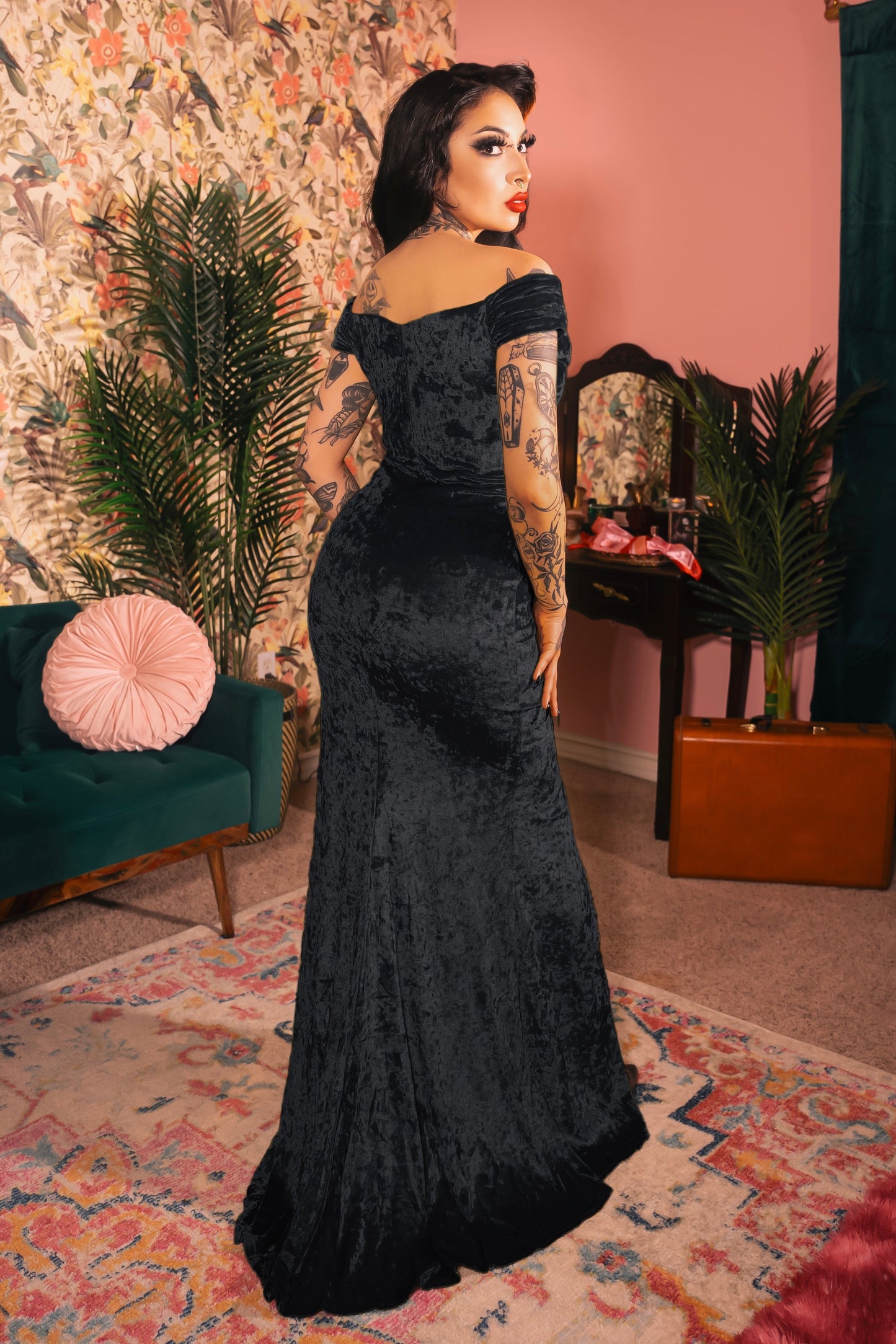 Oozma Onyx Velvet Gown
