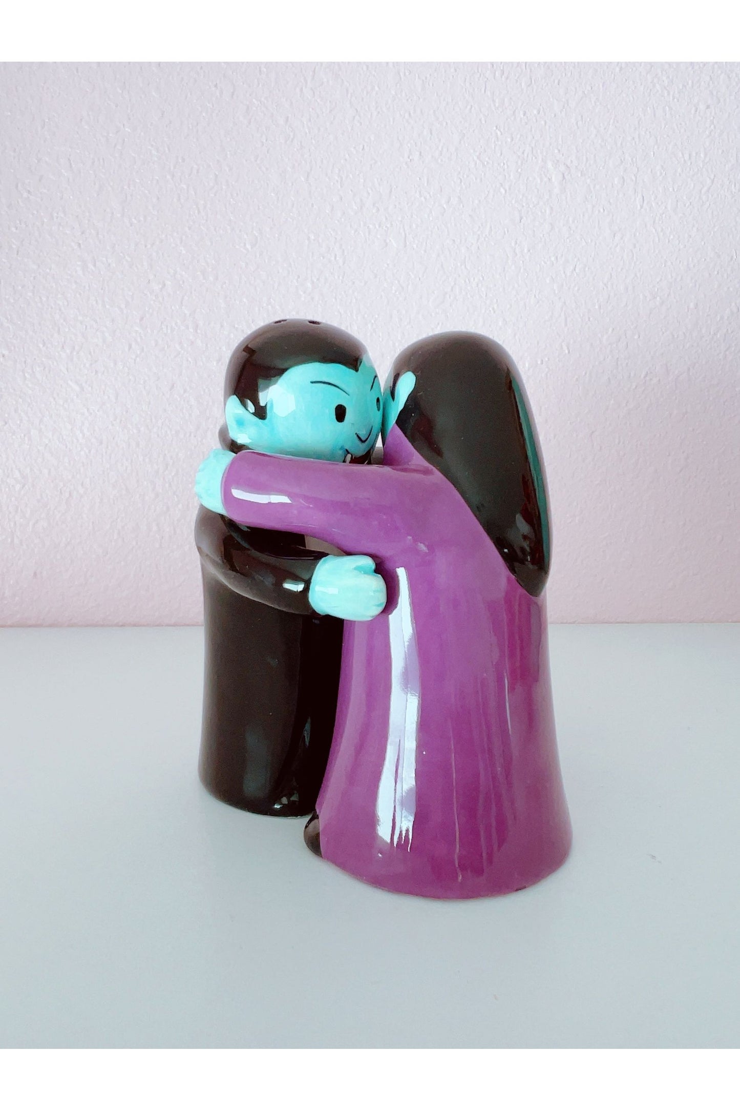 Hugging Vampires Salt & Pepper Shaker Magnetic Set