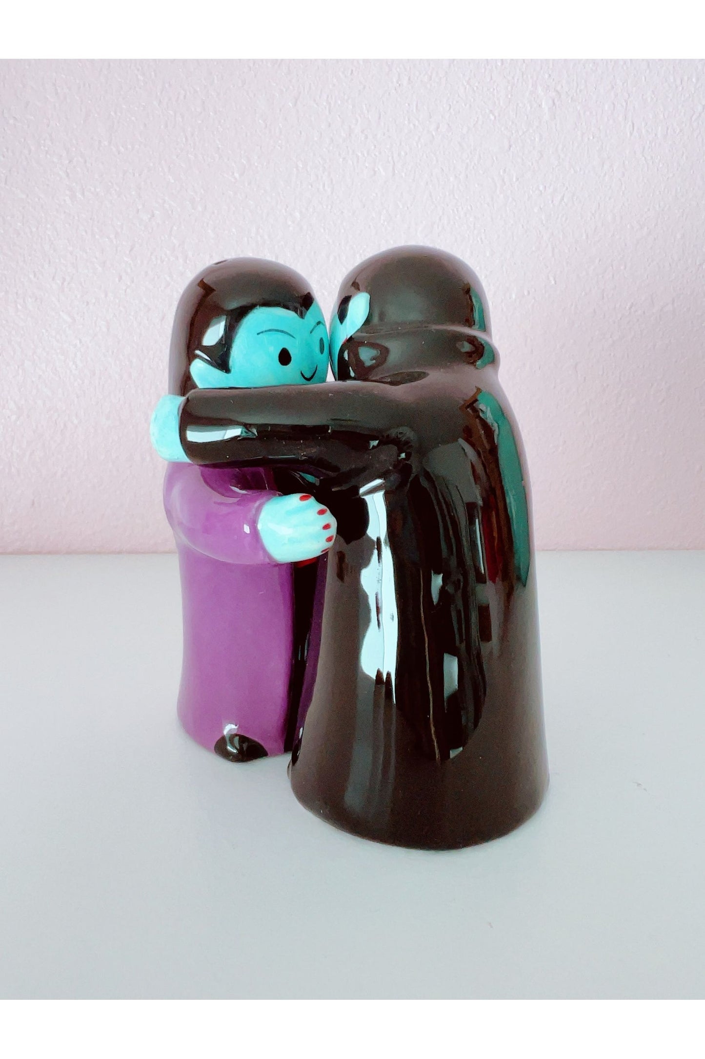 Hugging Vampires Salt & Pepper Shaker Magnetic Set