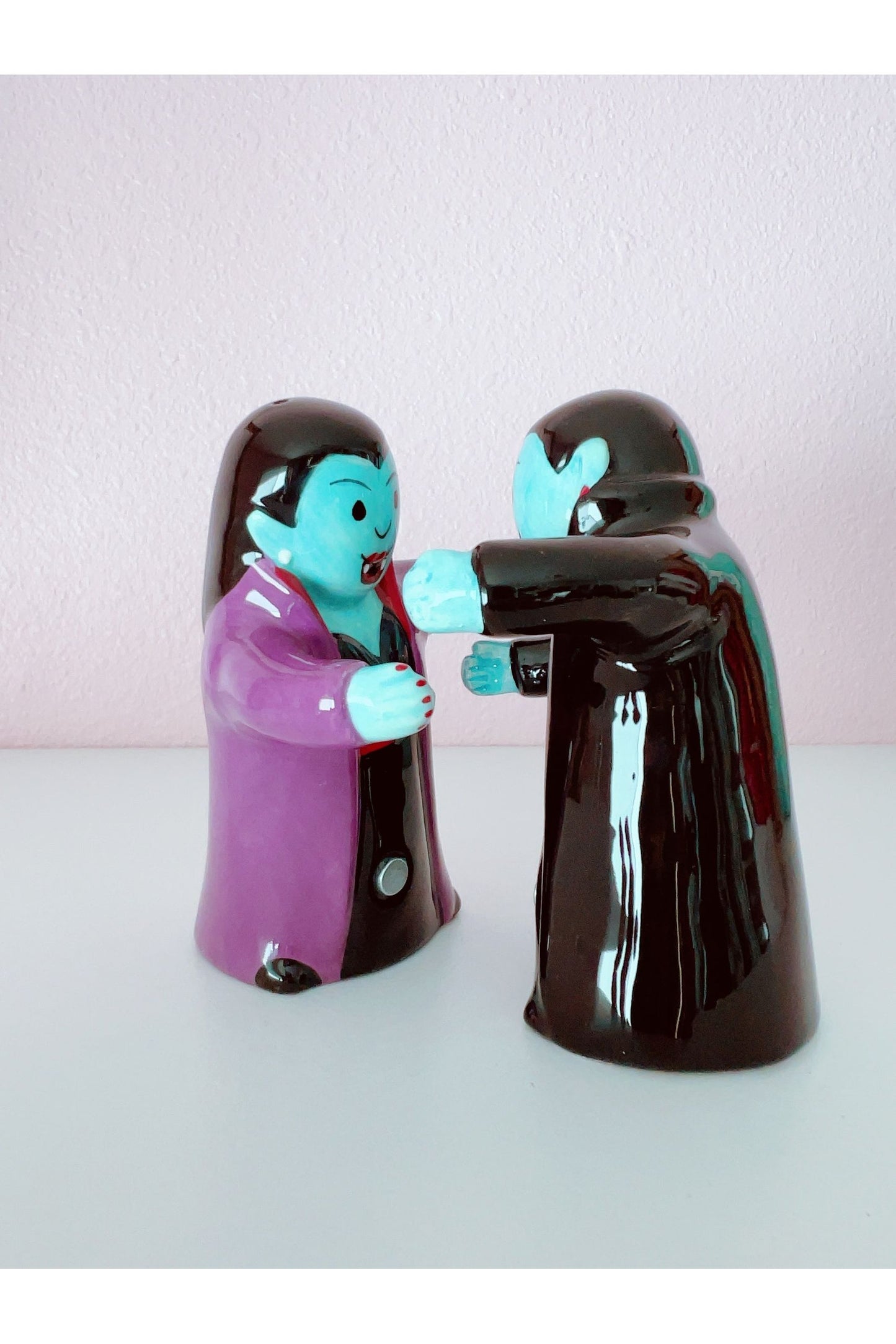 Hugging Vampires Salt & Pepper Shaker Magnetic Set