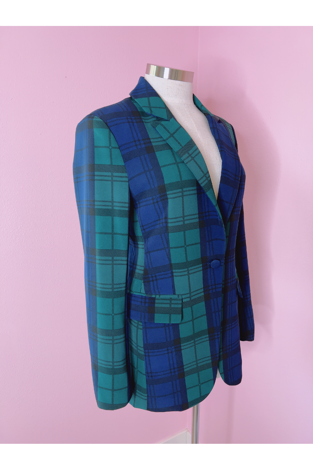 Hudson Plaid Suave Fitted Notch Lapel Blazer